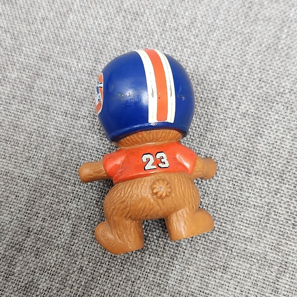 Vintage 1983 NFL Huddles Denver Broncos football Mascot Bear PVC Figure. - Picture 3 of 6